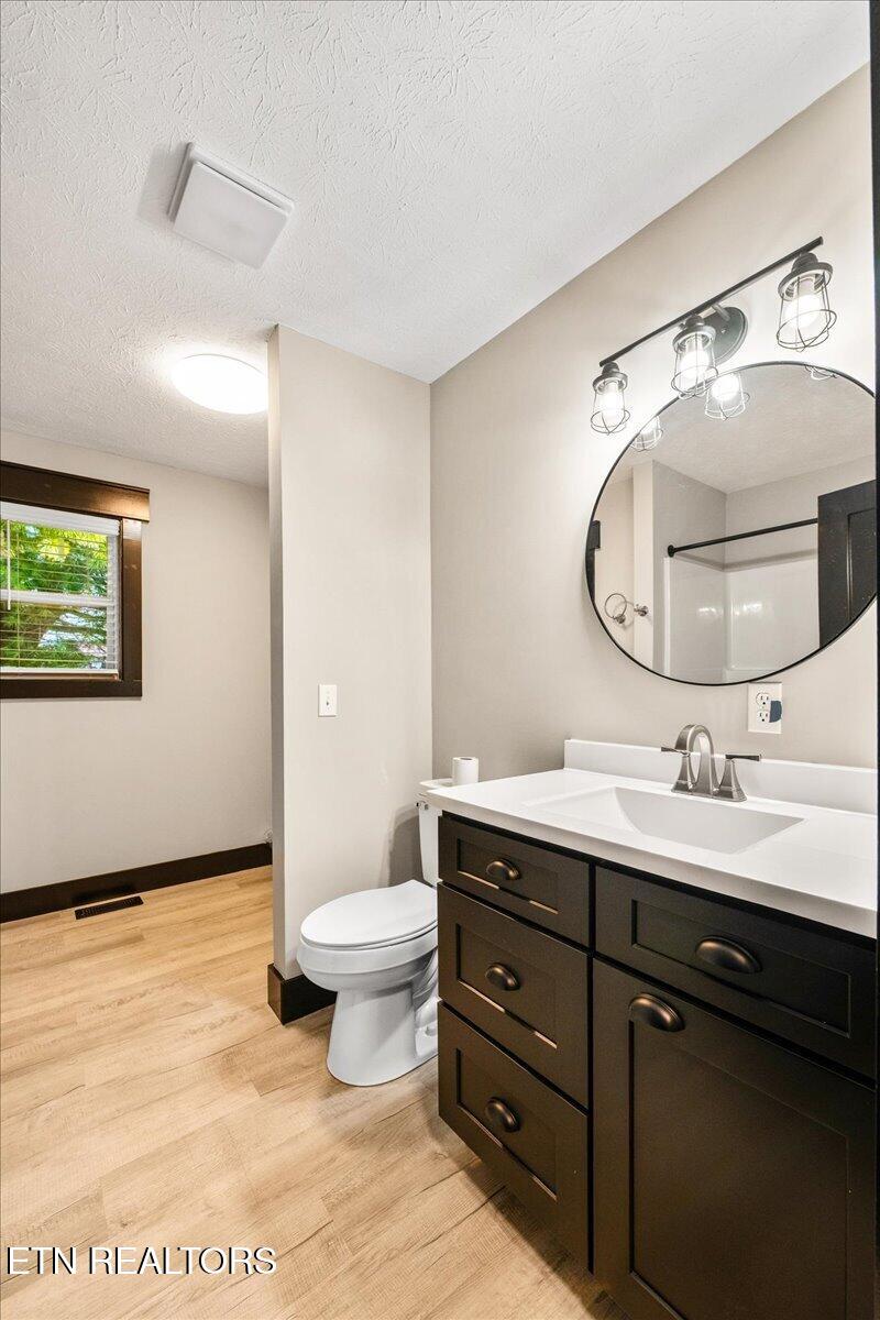 121 Azalea Lane 3