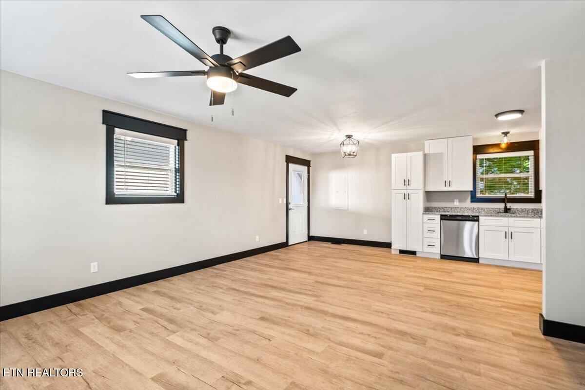 121 Azalea Lane 3