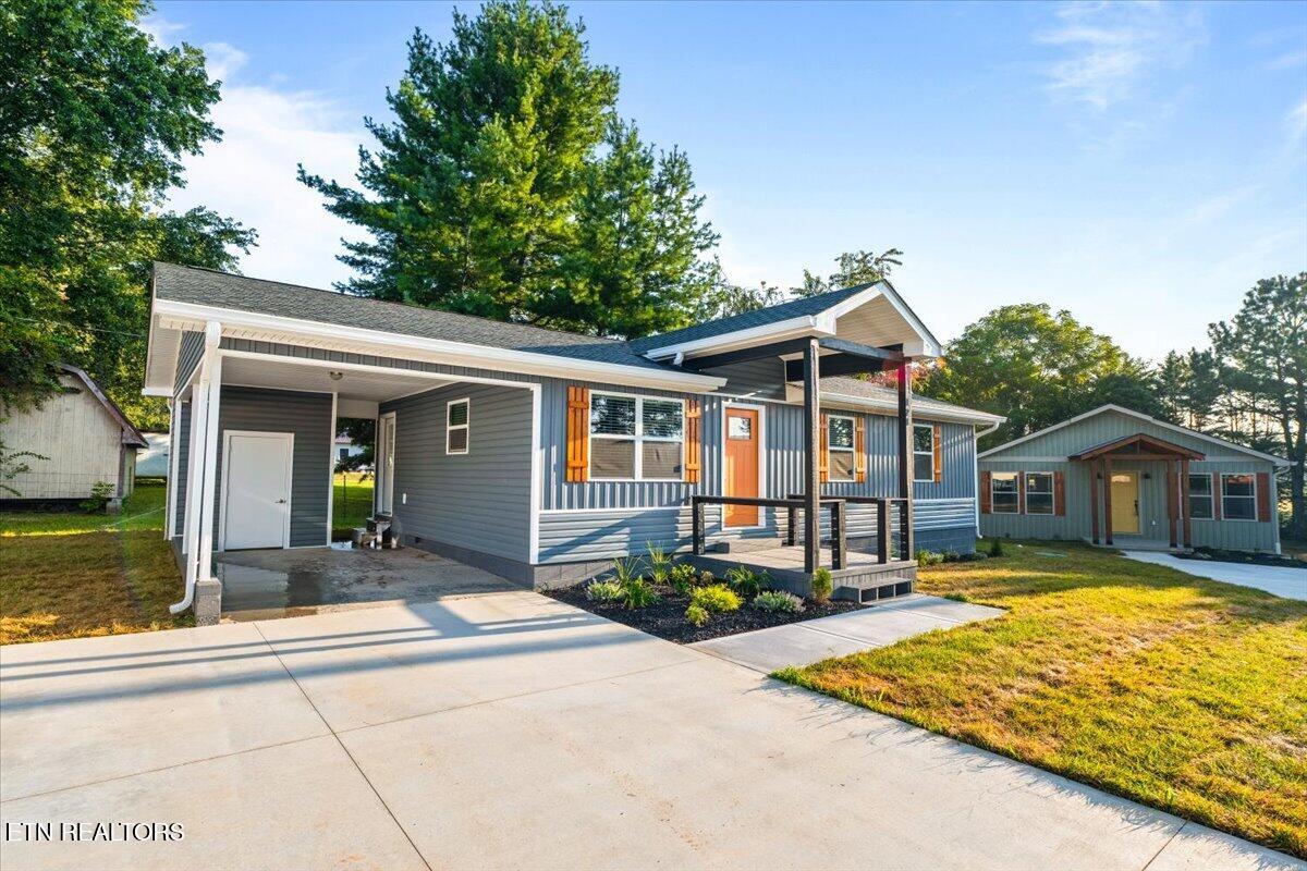 121 Azalea Lane 3