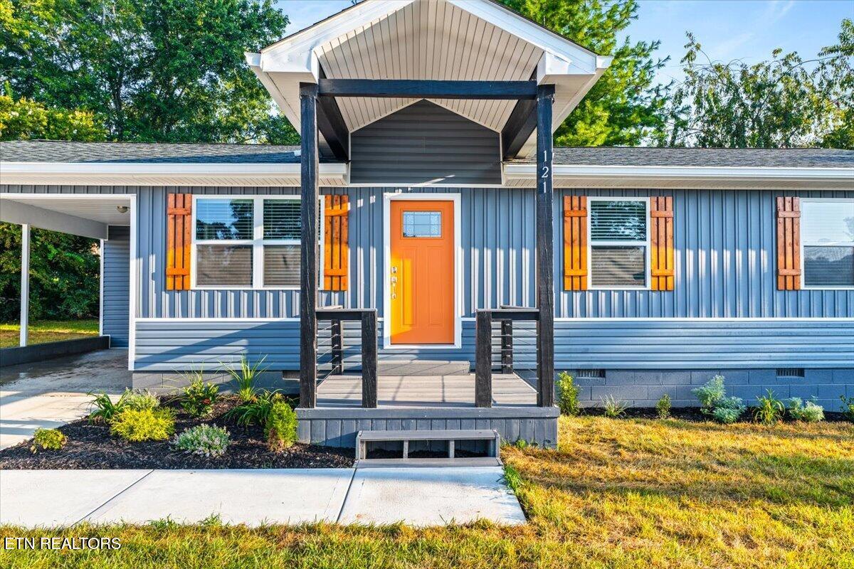 121 Azalea Lane 3