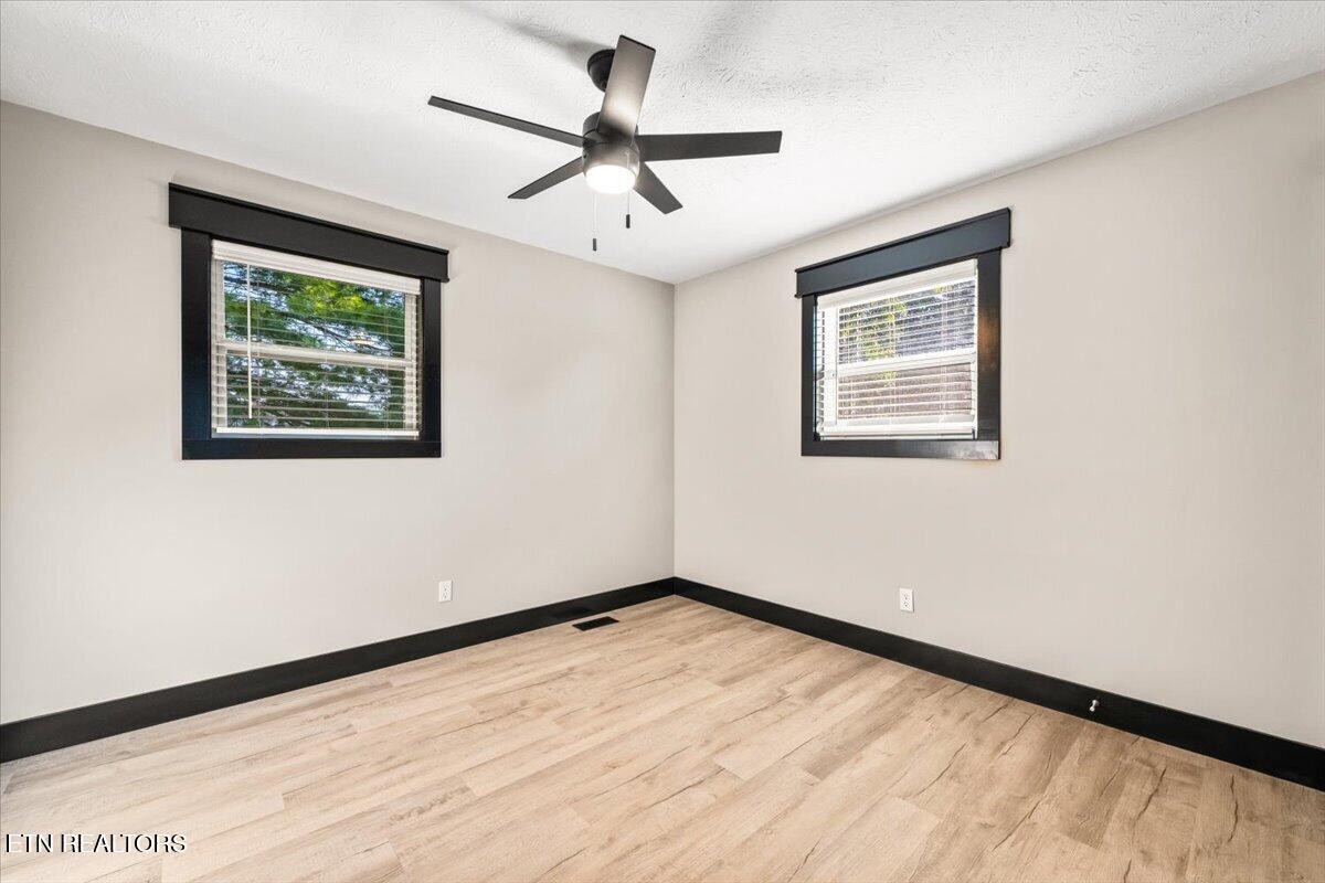 121 Azalea Lane 3