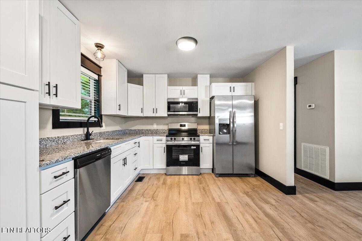 121 Azalea Lane 3