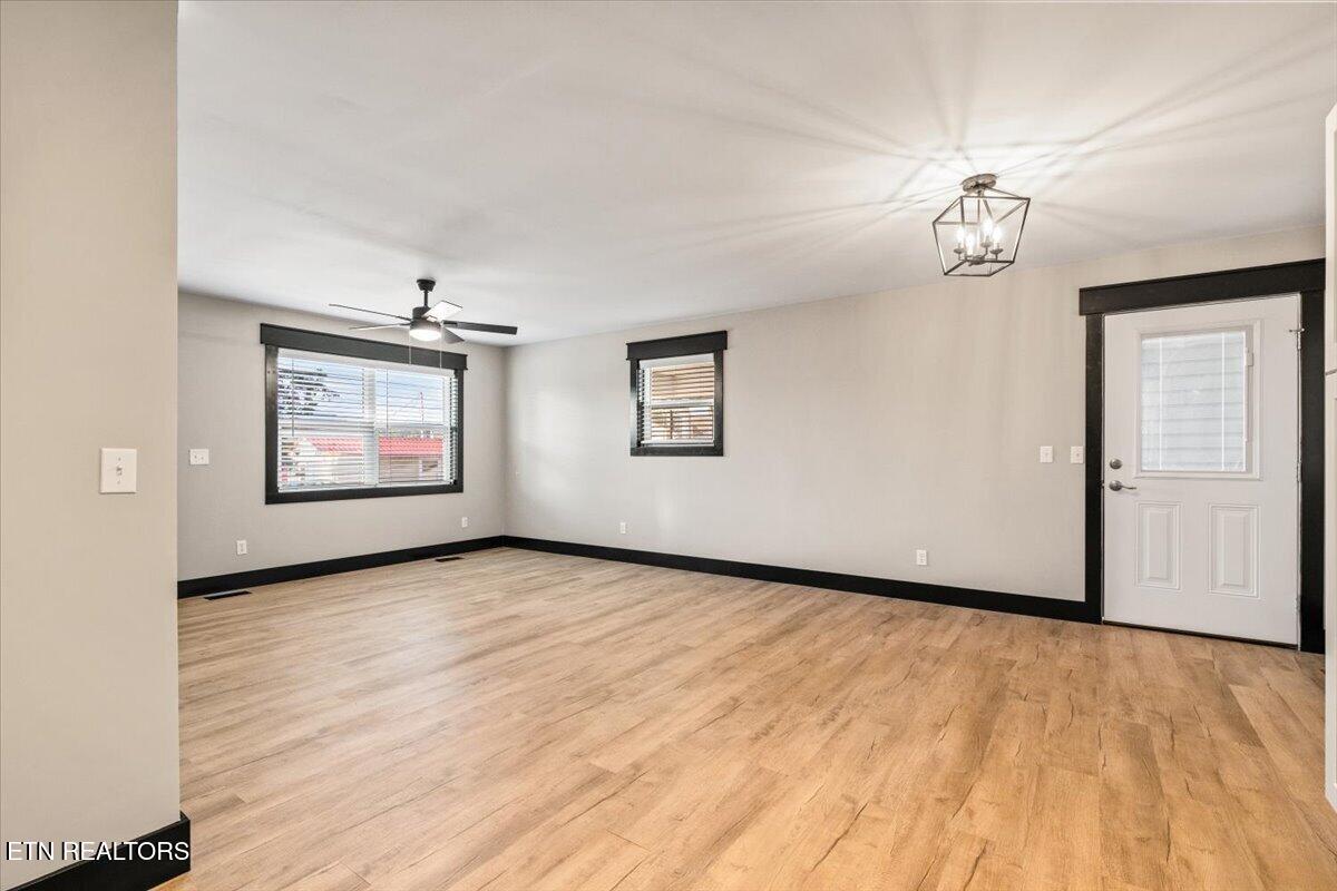 121 Azalea Lane 3