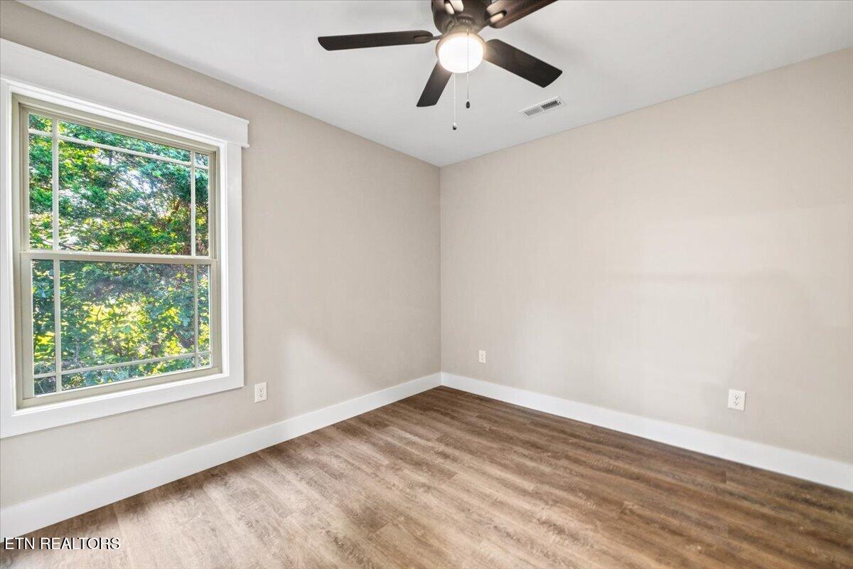 127 Azalea Lane 4