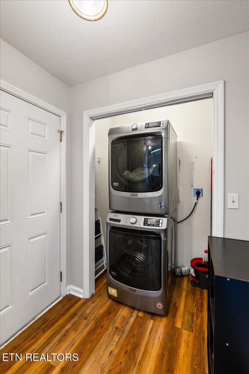 1143 Earnhart, LaFollette