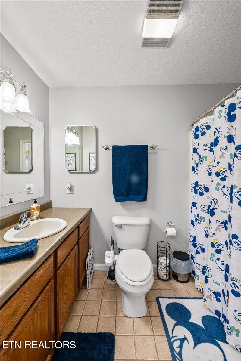 1143 Earnhart, LaFollette