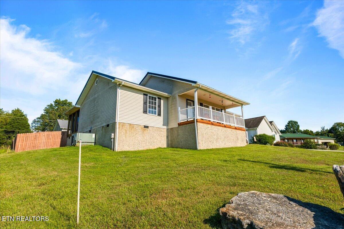 1143 Earnhart, LaFollette