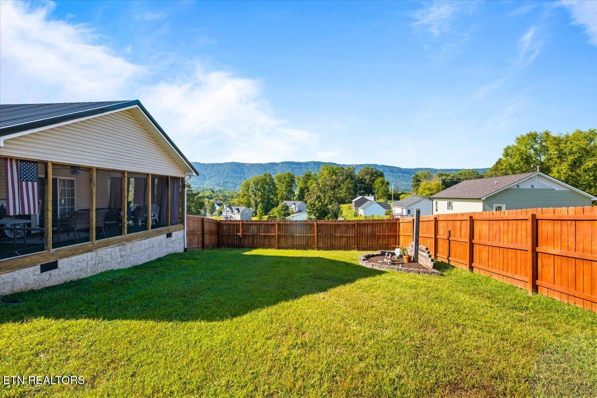 1143 Earnhart, LaFollette