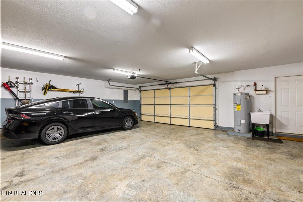 1143 Earnhart, LaFollette