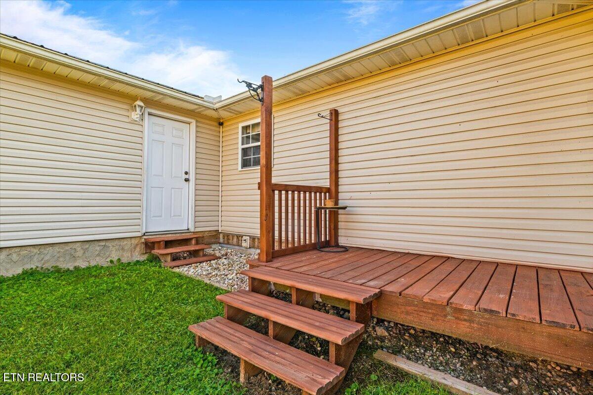 1143 Earnhart, LaFollette