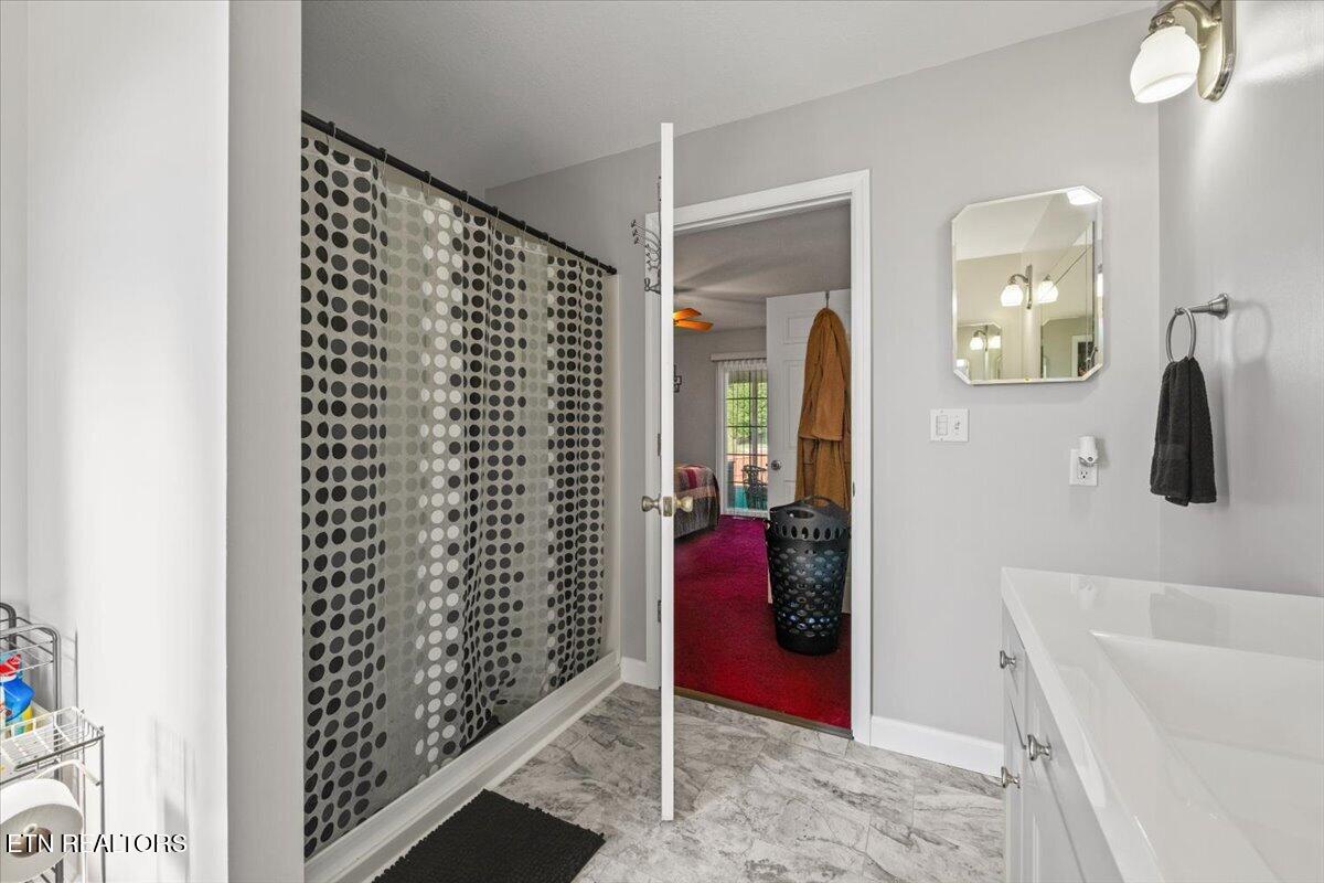 1143 Earnhart, LaFollette