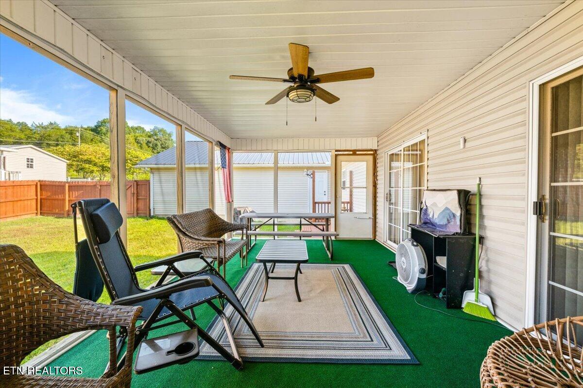 1143 Earnhart, LaFollette