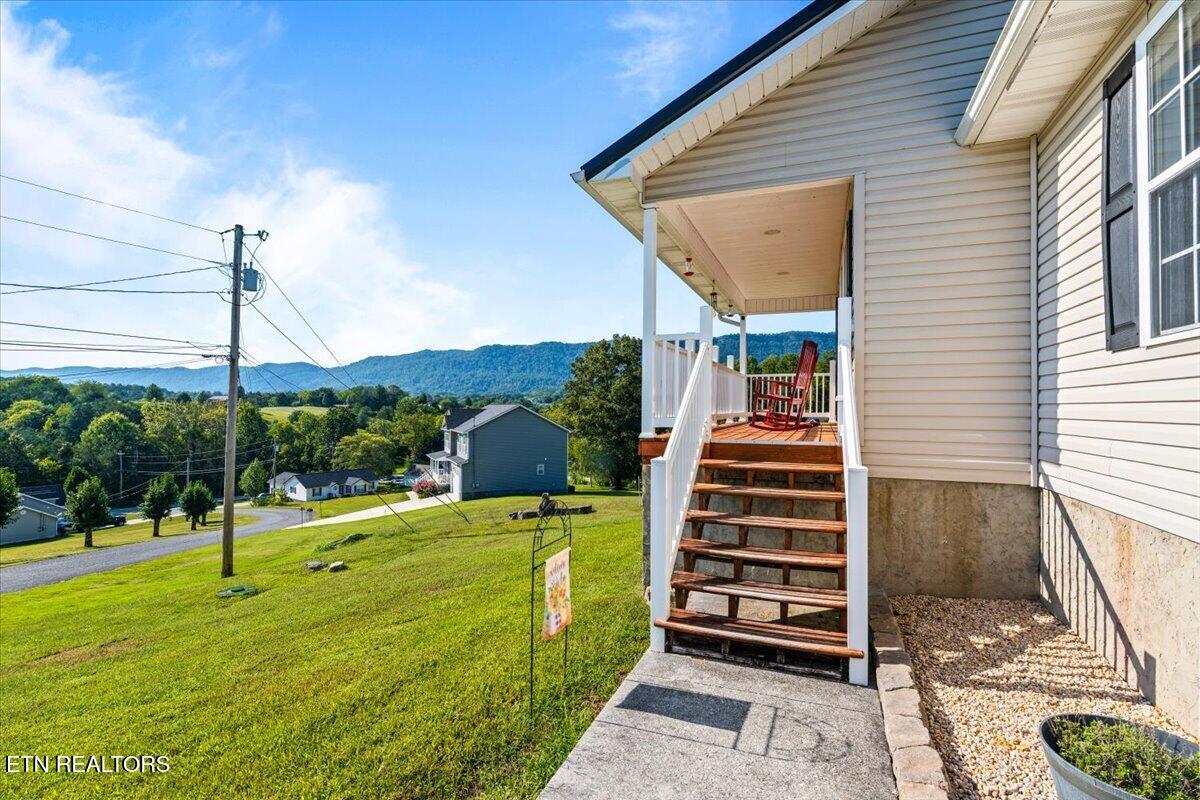 1143 Earnhart, LaFollette