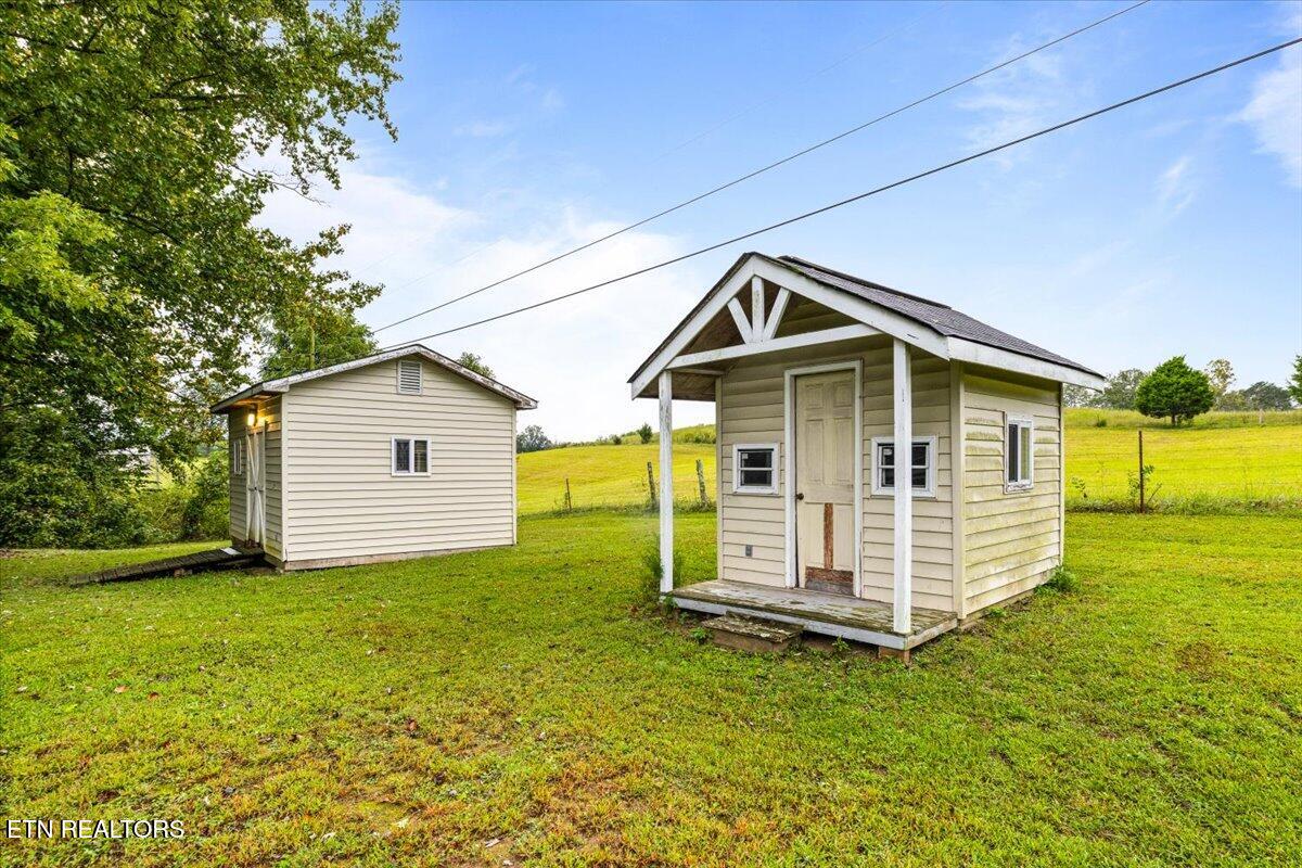 219 W Bowman Circle, LaFollette