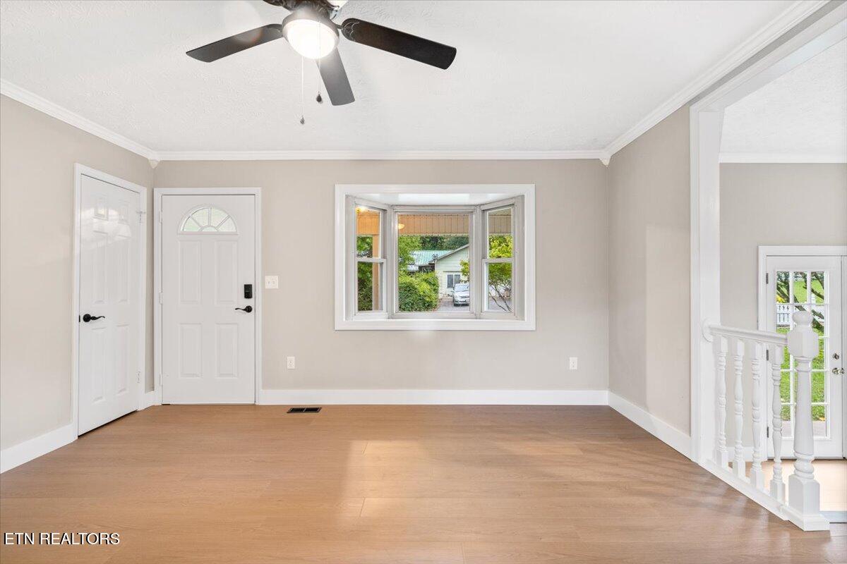 219 W Bowman Circle, LaFollette