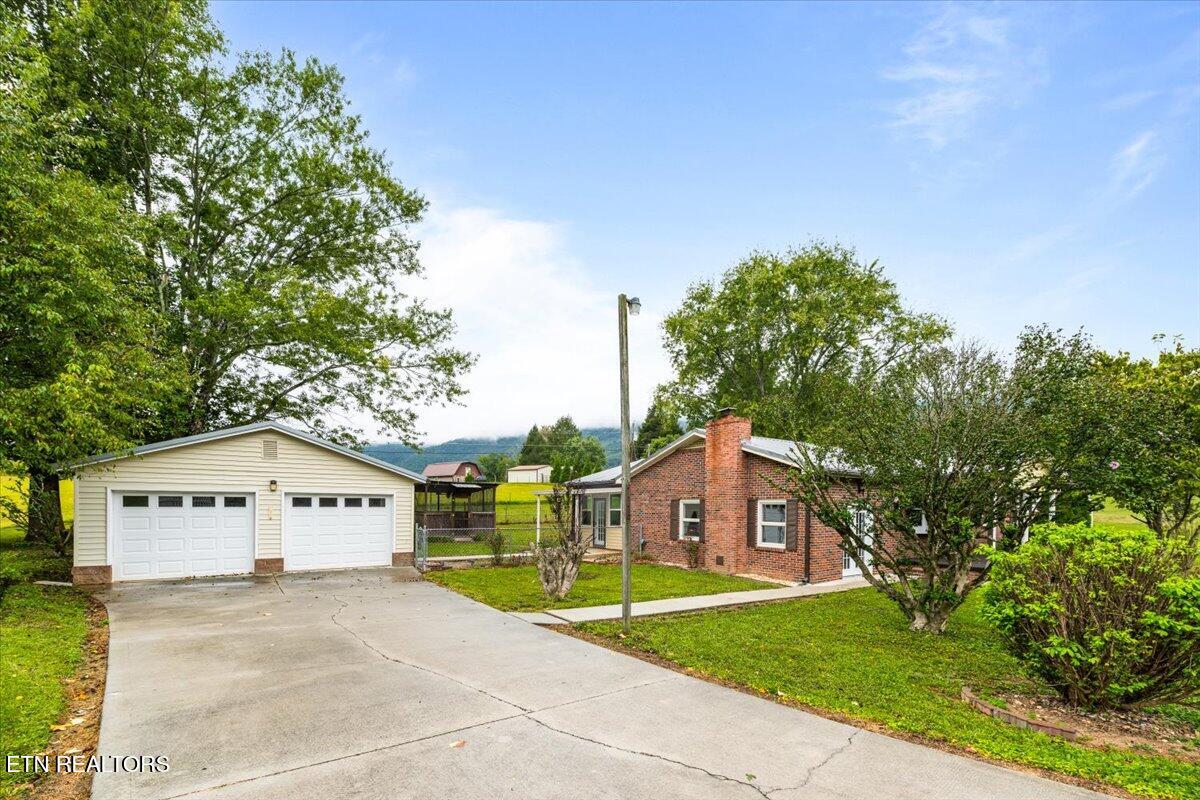 219 W Bowman Circle, LaFollette