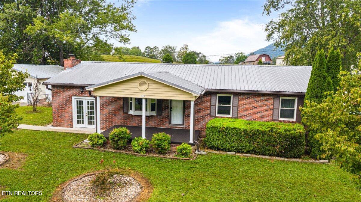219 W Bowman Circle, LaFollette