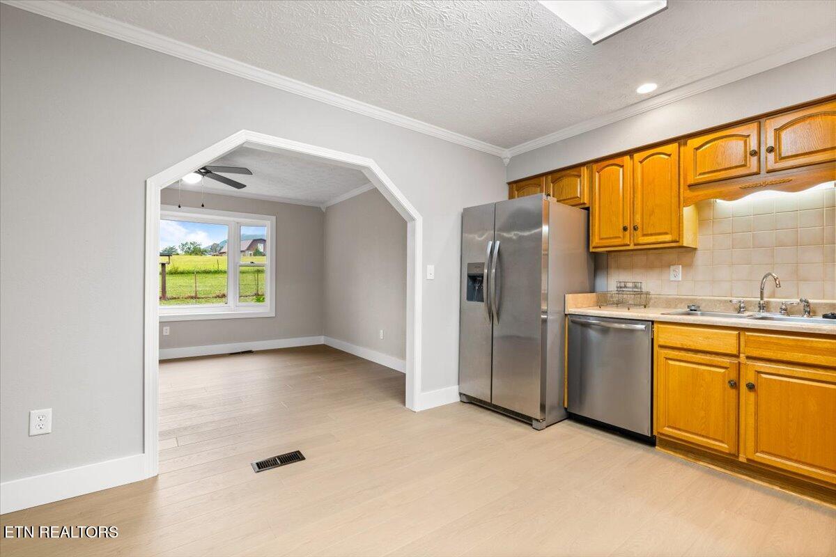 219 W Bowman Circle, LaFollette