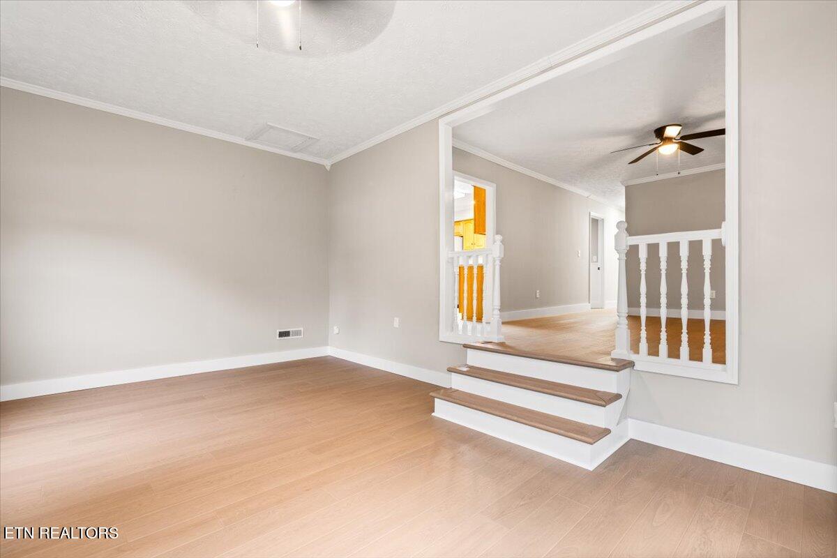 219 W Bowman Circle, LaFollette