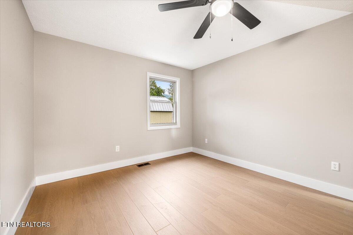 219 W Bowman Circle, LaFollette