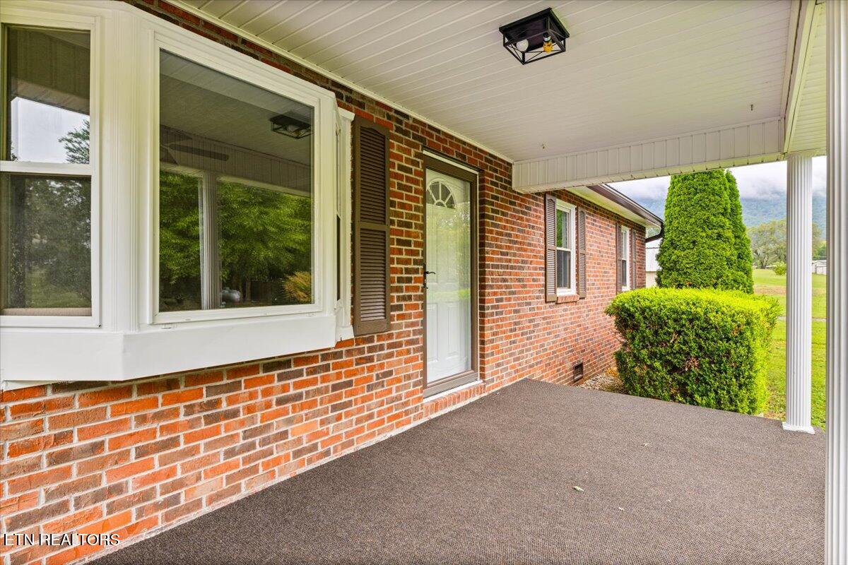 219 W Bowman Circle, LaFollette