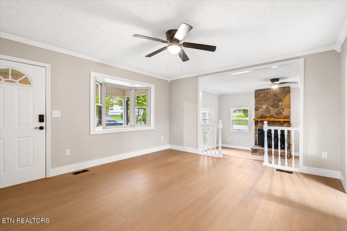 219 W Bowman Circle, LaFollette