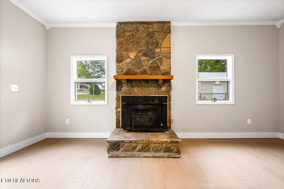 219 W Bowman Circle, LaFollette