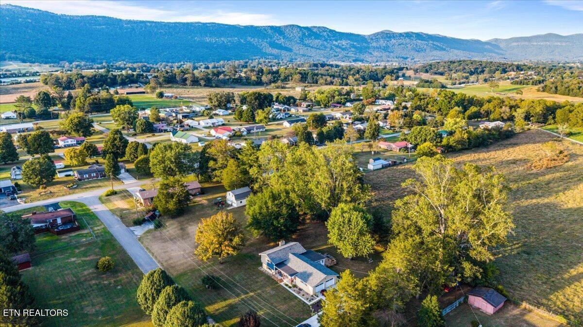 328 Brown Crest Rd, LaFollette