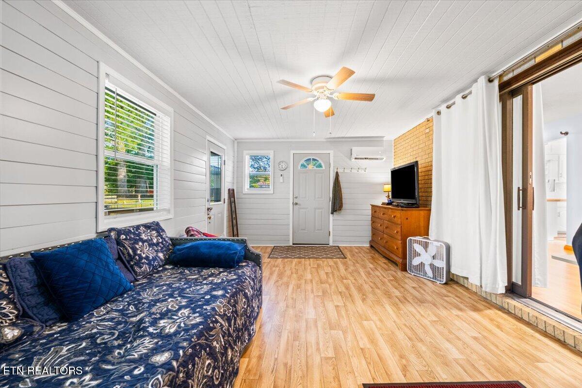 328 Brown Crest Rd, LaFollette