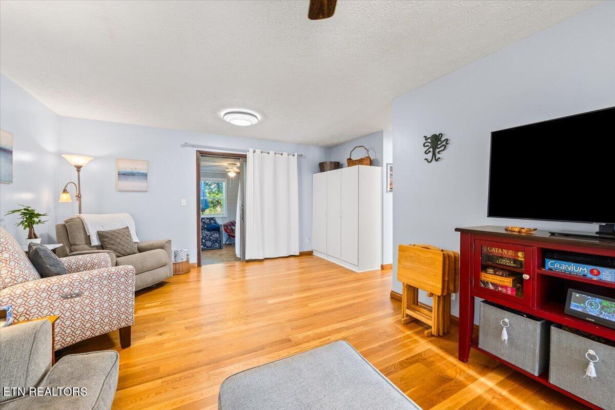 328 Brown Crest Rd, LaFollette