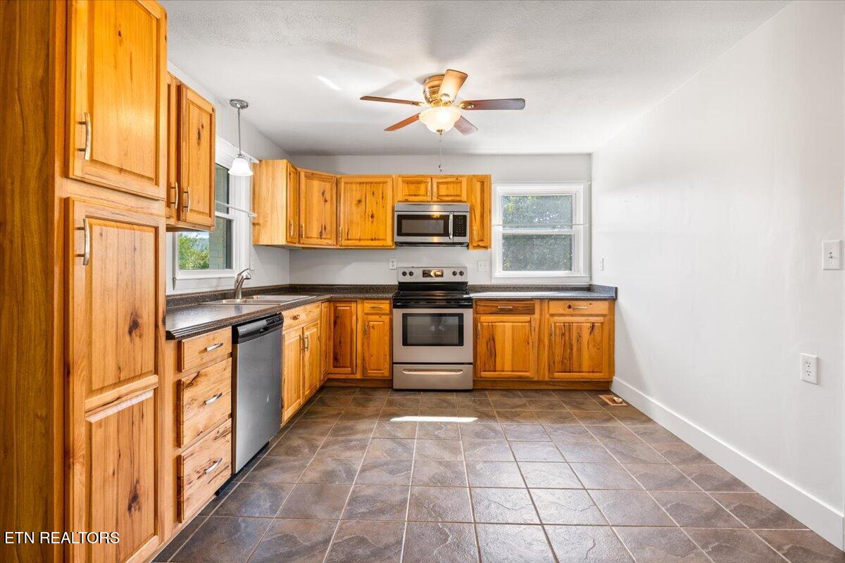 234 College Park Rd, LaFollette