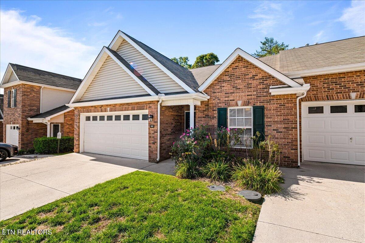 7037 La Christa Way