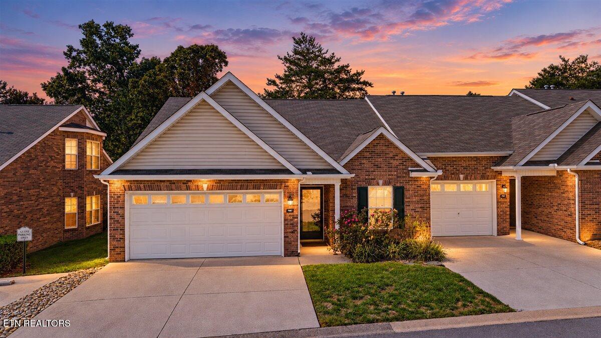 7037 La Christa Way