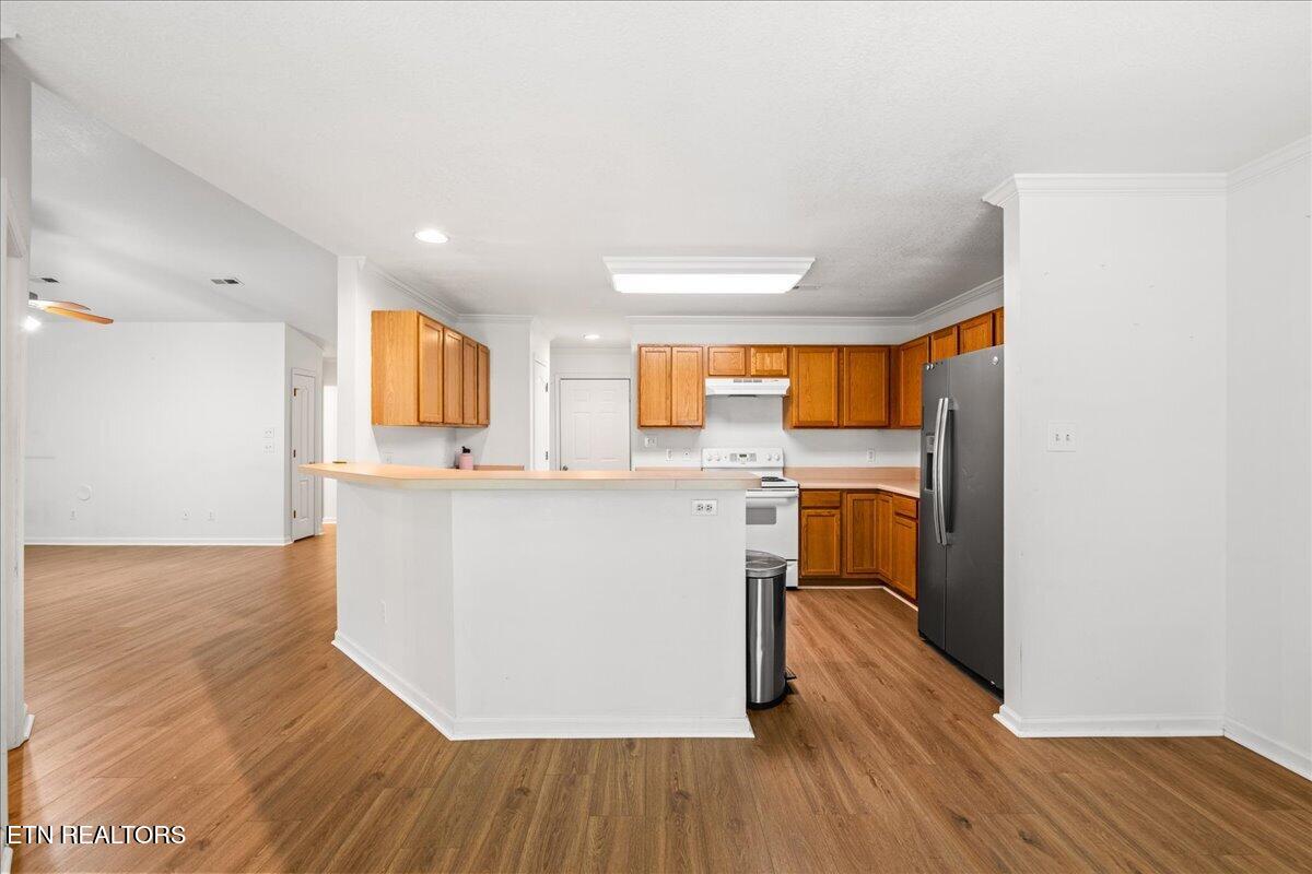 7037 La Christa Way