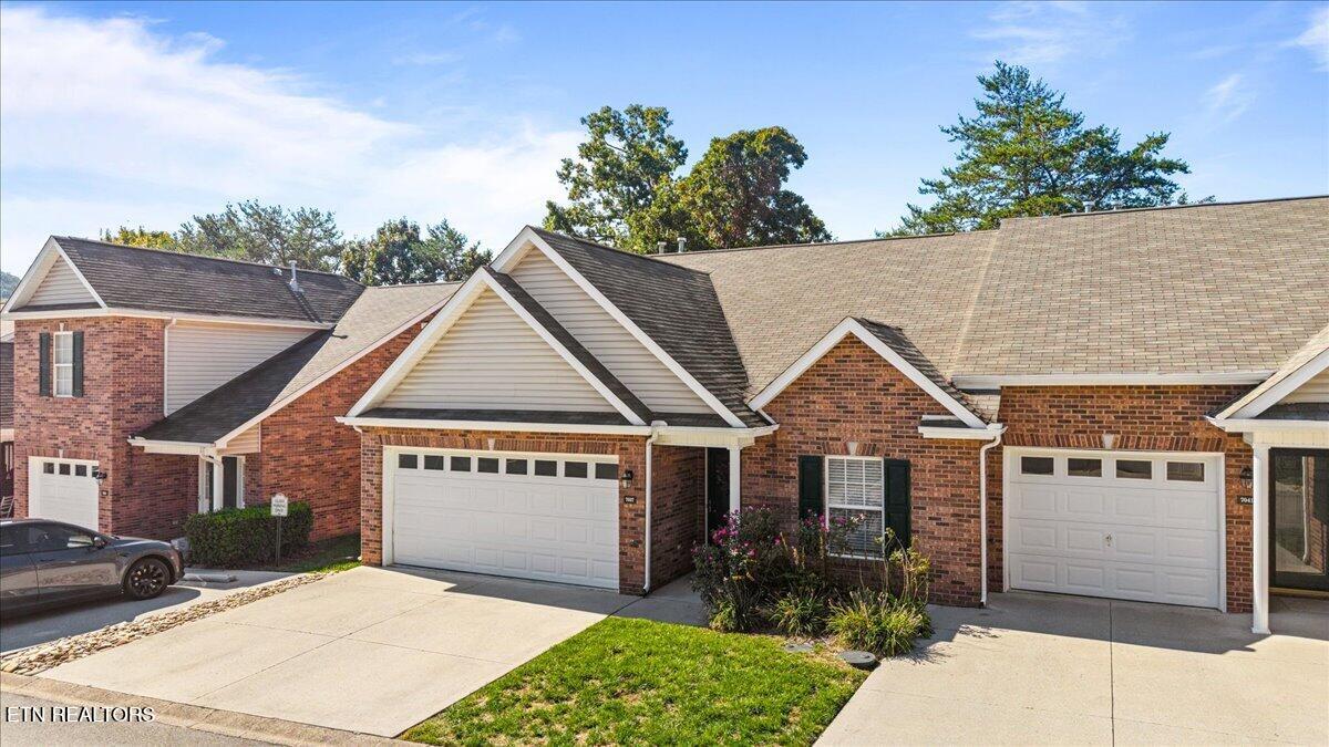 7037 La Christa Way
