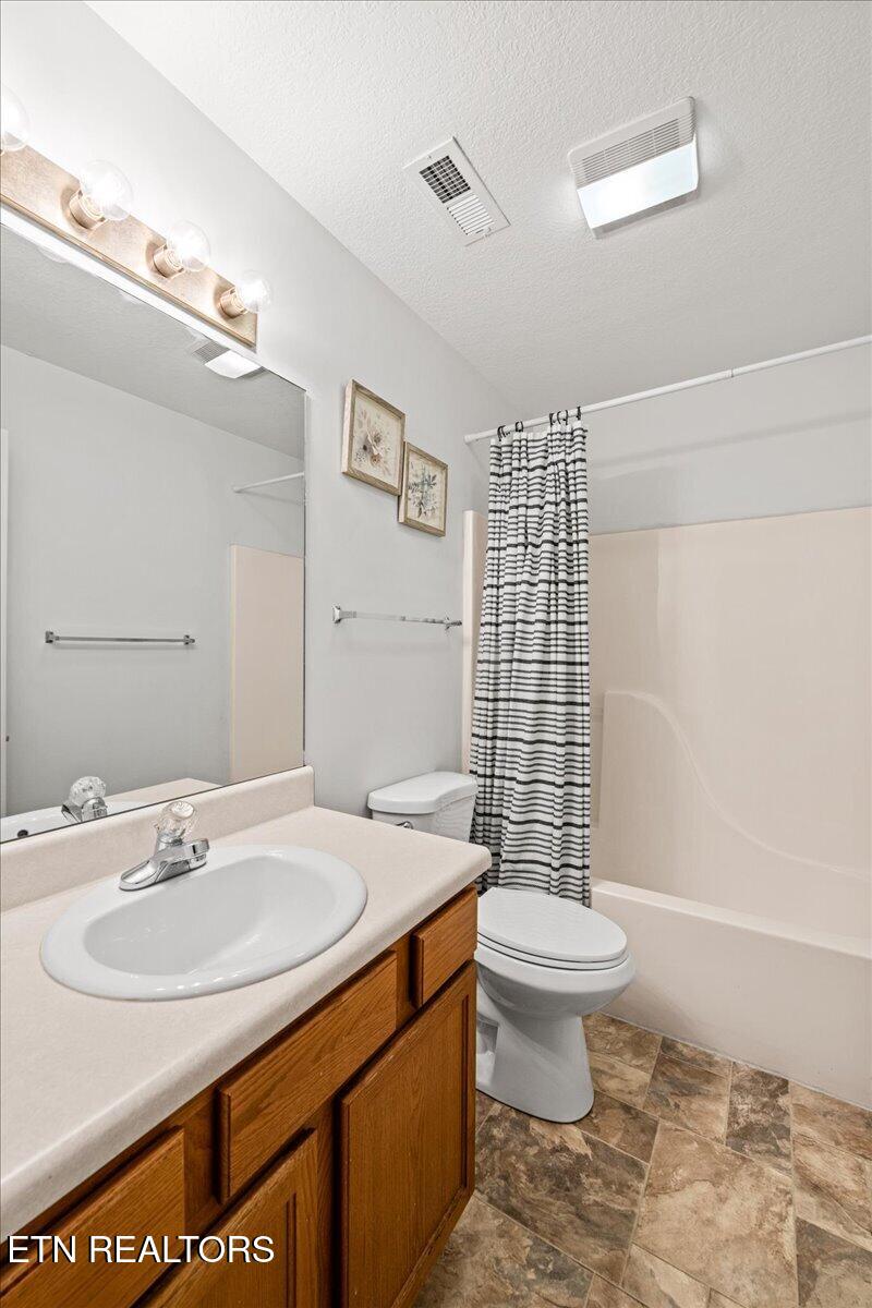 7037 La Christa Way