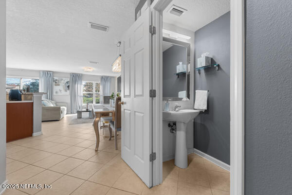 411 WALNUT Drive, St. Johns