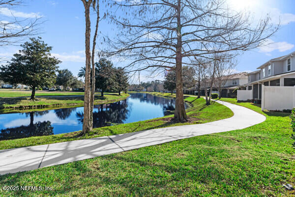 411 WALNUT Drive, St. Johns