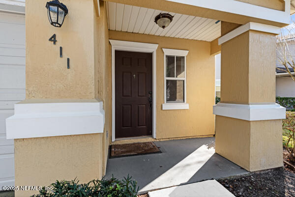 411 WALNUT Drive, St. Johns