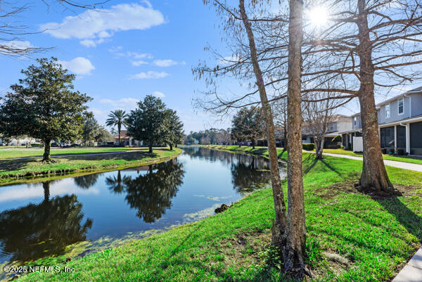 411 WALNUT Drive, St. Johns