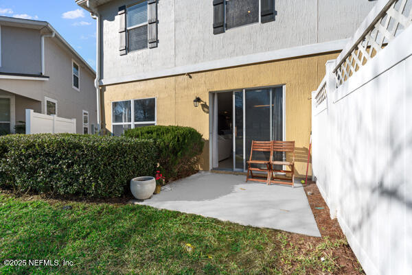 411 WALNUT Drive, St. Johns