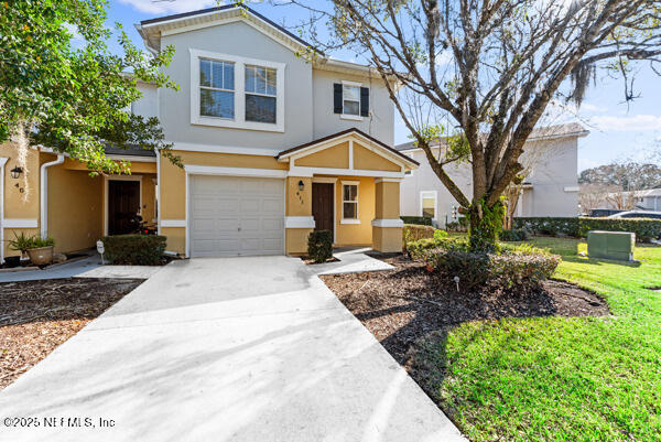 411 WALNUT Drive, St. Johns