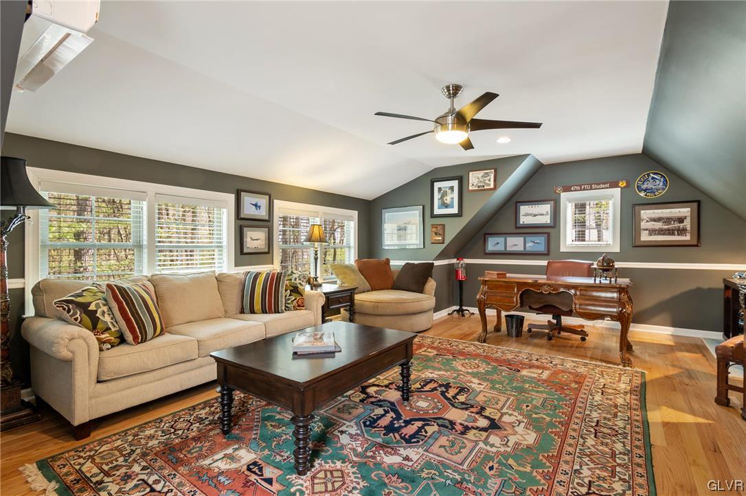 6255 Chestnut Hill Road