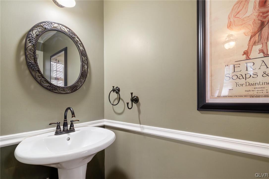 6255 Chestnut Hill Road