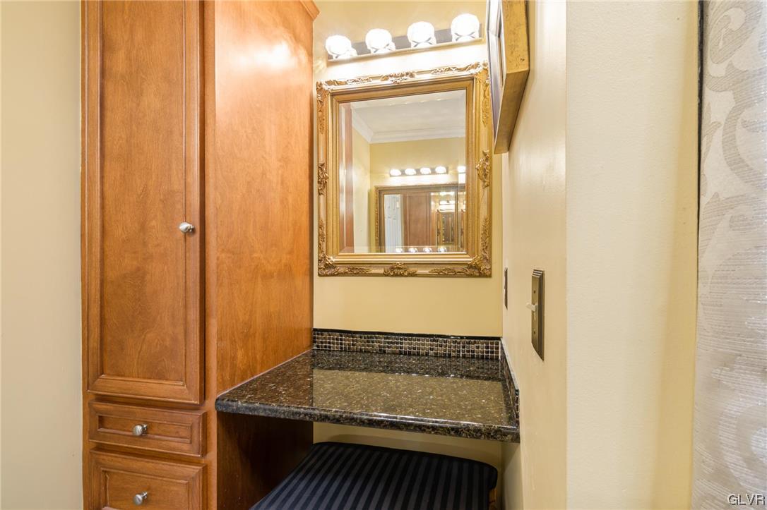 6255 Chestnut Hill Road