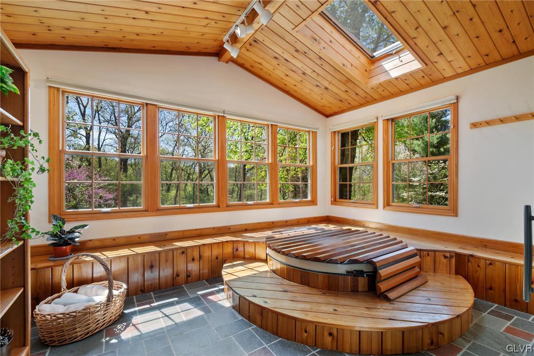 1835 Lehigh Parkway North