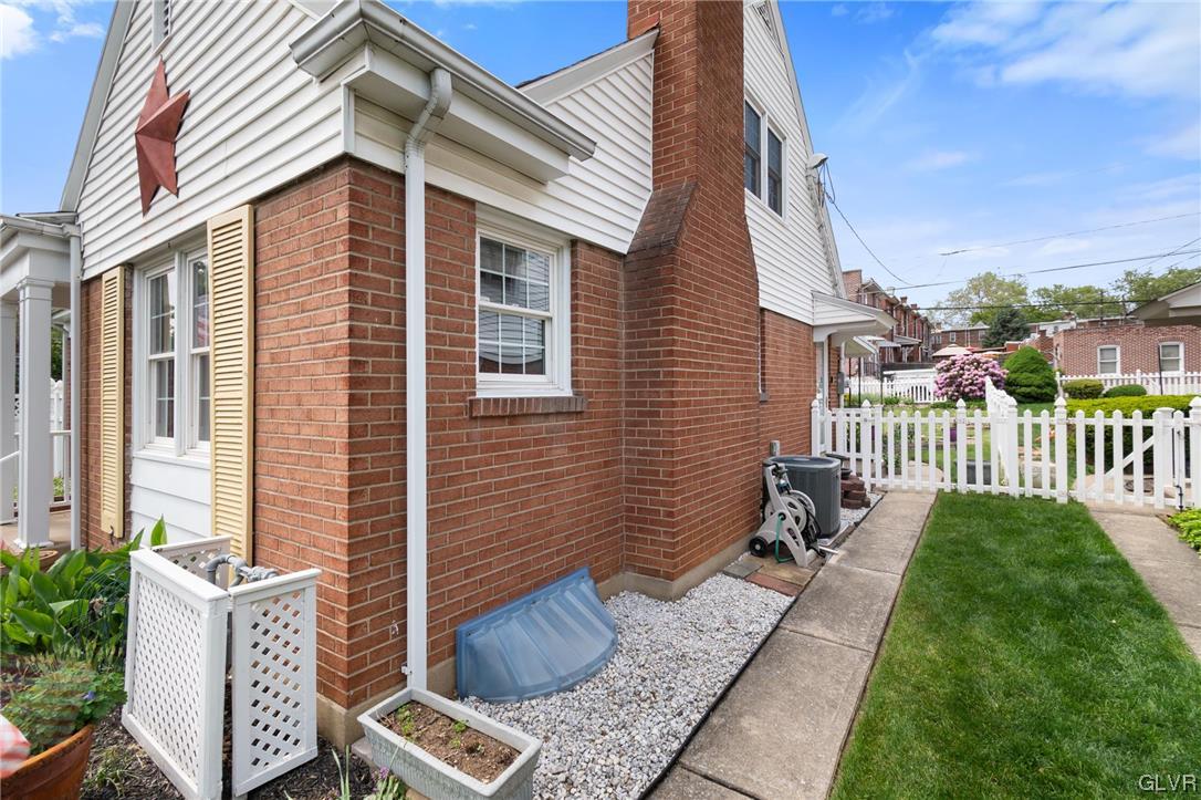 2019 West Allen Street