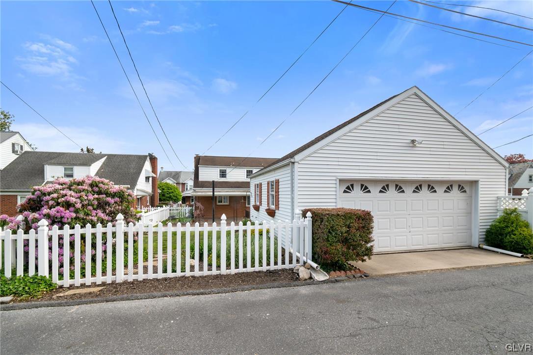 2019 West Allen Street