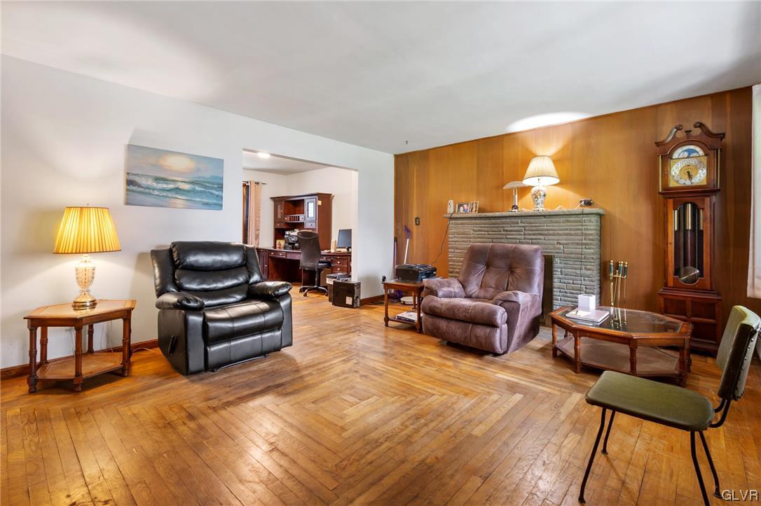 324 East Wayne Avenue