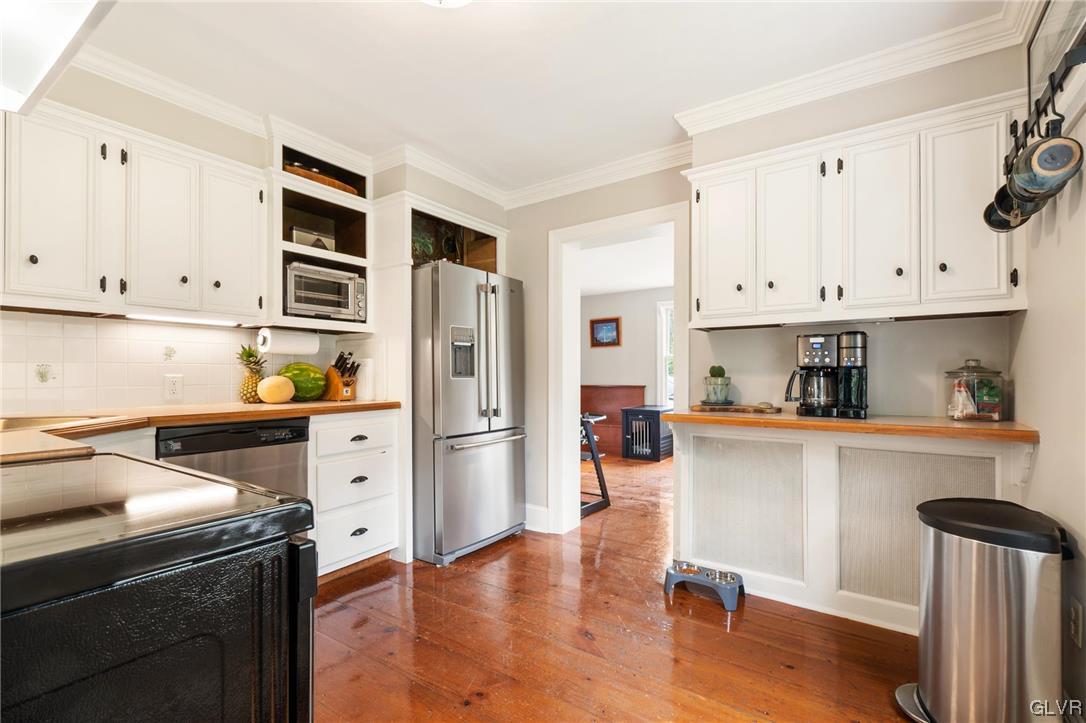 1590 California Road